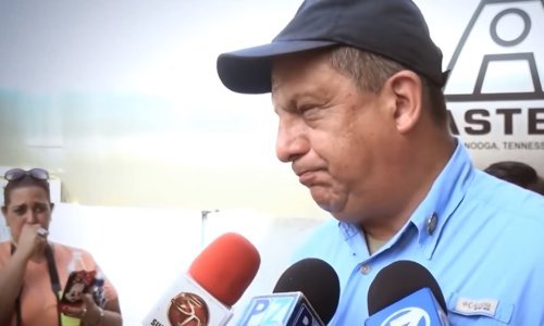 Predsjednik Kostarike pojeo živu osu pa istaknuo važnost proteina