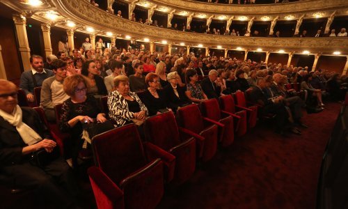 Riječani se mogu slobodno šetati svojim kazalištem, od pozornice do šminkeraja