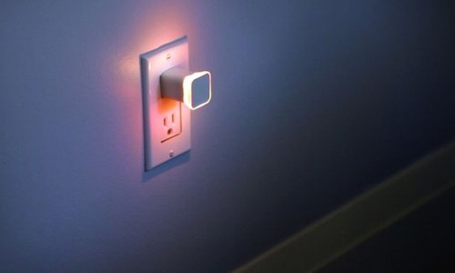 Ovo noćno svjetlo obavijestit će vas kad vam netko lajka status