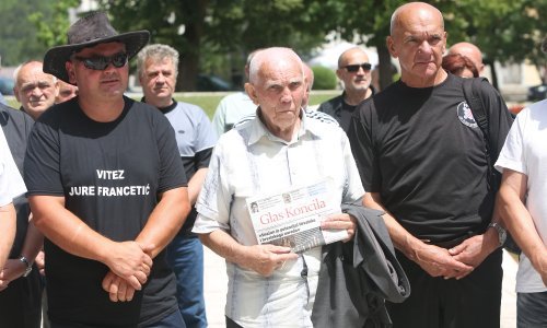 Vikali 'za dom spremni' i postavili presliku ploče Francetiću pa zaradili optužni prijedlog