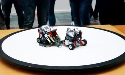 Robotski sumo totalni je hit kojeg ne možemo prestati gledati