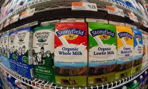 Danone prodaje Stonyfield Lactalisu