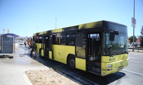 Vatra u trenu progutala Prometov autobus u Splitu