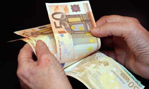 Euro u odnosu na dolar na najvišoj razini u dvije i pol godine