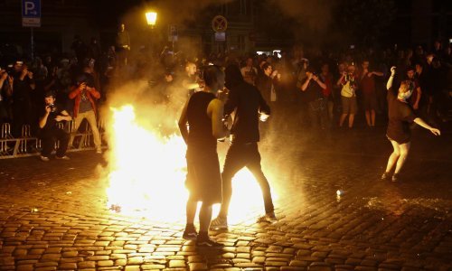 Kaos u Hamburgu: Prosvjedovalo 13.000 ljudi, u sukobu ozlijeđeno 76 policajaca