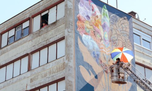 Meksički majstor street arta oslikava pročelje zgrade u Sisku
