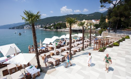 S opatijske plaže potjerali 16-godišnjaka jer nije želio platiti ležaljku?
