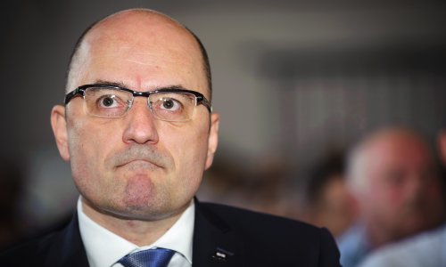 'Dug Vujnovcu ćemo vratiti kad bude novca'