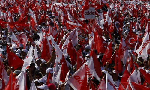 Stotine tisuća ljudi u Istanbulu prosvjeduju protiv Erdoganove vlade