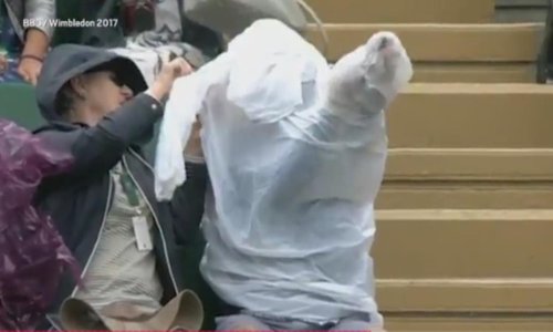 Najsmješniji trenutak Wimbledona; evo tko je izvukao deblji kraj u 'epskoj borbi'