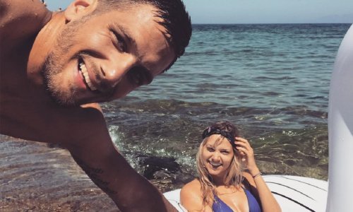 Nakon dvostrukog vjenčanja, naš rukometaš uživa na medenom mjesecu na Santoriniju