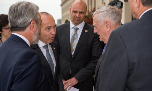 Poslušajte na kakvom engleskom ministar Krstičević pregovara s Amerikancima