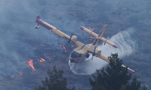 Veliki požar kod Crvenog jezera u Imotskom