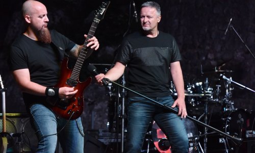 Thompson za Oluju košta Slunj tri puta više nego Prljavci Knin