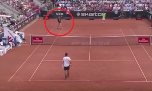 Neočekivani skandal usred meča: Nacist ušao u teren i šokirao slavne tenisače!