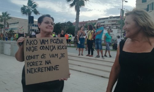 Splićani na prosvjedu poručili političarima: Ovaj grad ima muda!
