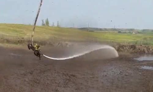 Vatrogasci smislili novi način gašenja požara, ali samo za vatrogasne zabave