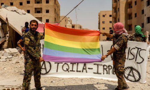'Ovi pederi ubijaju fašiste': LGBTQ jedinica krenula u rat protiv ISIL-a