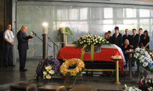 Na Mirogoju ispraćen Hrvoje Šarinić