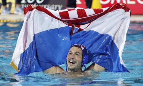 Povijesna večer u Budimpešti: Hrvatski vaterpolisti nadmašili i rukometaše!