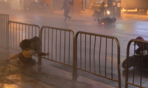 Tajfun Nesat pogodio Tajvan, ozlijeđeno više od 80 ljudi