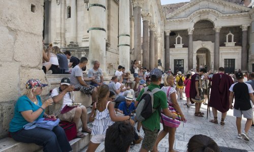 Vlada povisila boravišnu pristojbu na osam kuna