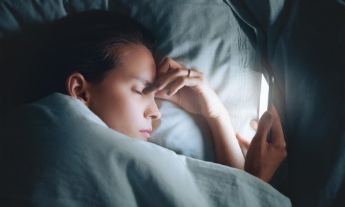 Sve više znanstvenika se slaže: Ekrani uništavaju naš san