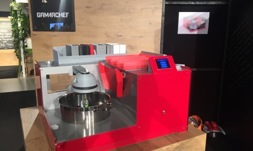 Ovo je hrvatski robot-kuhar koji se sprema osvojiti svijet