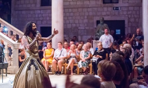 Božo Vrećo svoj sevdah izveo pred prepunim Kneževim dvorom