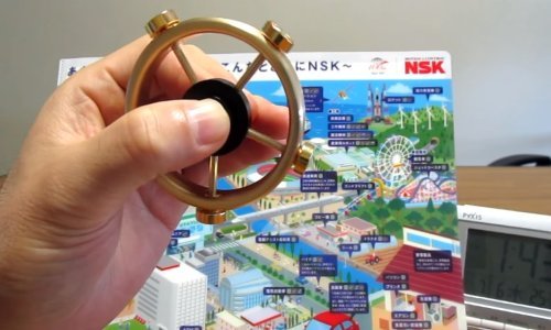 Pogledajte koliko dugo se vrti Rolls Royce među fidget spinnerima