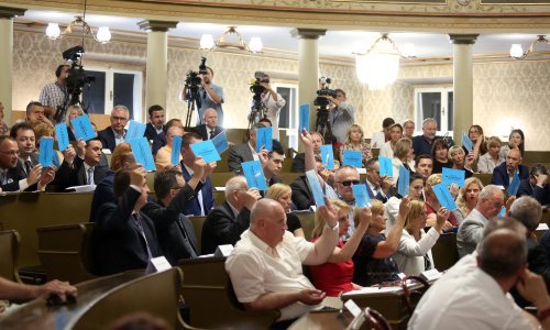 Bandić za milijun i pol nabavlja laptope, kamere, LCD ekrane...