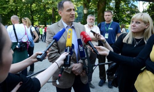 Dobrović optimističan oko opstanka vlade