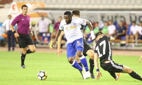 Hajduk na sablasno tihom Poljudu teškom mukom slomio čvrsti Slaven!