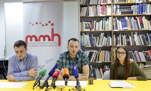 'Ministar Pavić šalje kontradiktorne poruke'