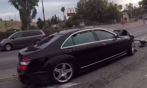 Je li ovaj motociklist nakon nesreće trebao proganjati krivca u Mercedesu?