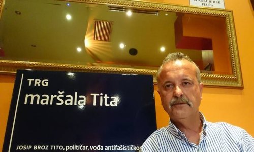 Skinuo Titovu ploču s trga, pohvalio se medijima, policija odmah došla: 'Ne bojim se'