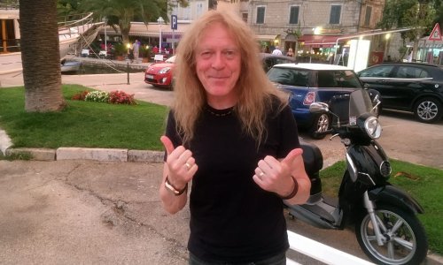Legendarni gitarist Iron Maidena uživa s obitelji na jugu Hrvatske