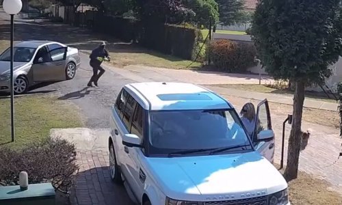 Pogledajte kako je bogati par u Range Roveru jedva pobjegao otmičarima