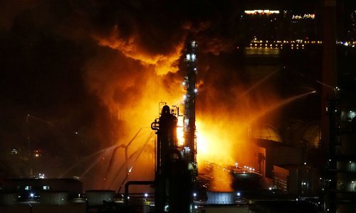 Požar u kineskoj rafineriji nafte gasilo više od 600 vatrogasaca