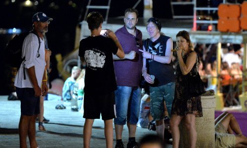 Legendarni gitarist Iron Maidena s obitelji prošetao Stradunom