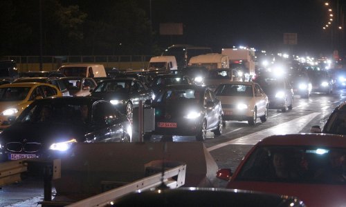 HAK: Obilasci i višesatna čekanja na graničnim prijelazima