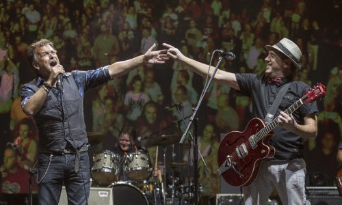 Split se naklonio Dini Dvorniku: Svi su pjevali u čast kralja funka