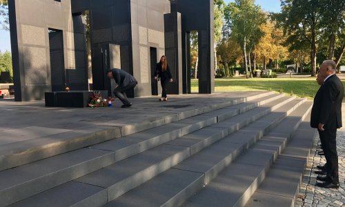 Documeta udarila po Vladi povodom Dana sjećanja na žrtve svih totalitarnih režima