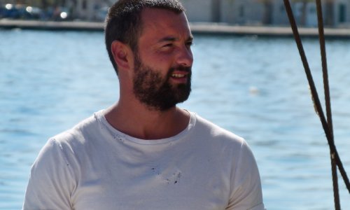 Ivan Herceg pokazao mišiće i bacio obožavateljice u trans