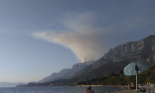 Požar na Biokovu se i dalje širi planinom