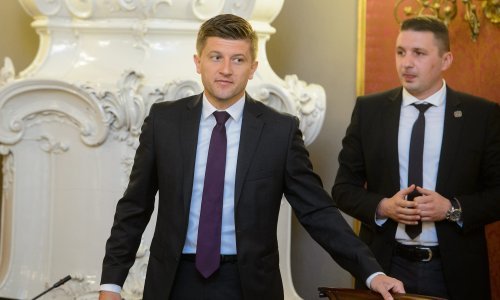 Vlada u četvrtak i službeno odgađa porez na nekretnine