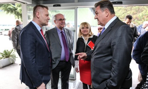 Beljak i Čačić na Špancirfestu lupali po Vladi: Ne znaju jel' bi piškili ili kakili