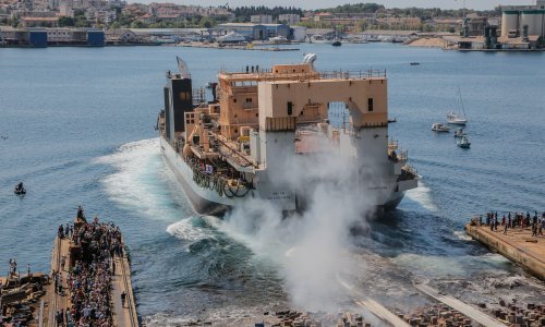 Pogledajte porinuće ove grdosije u Uljaniku