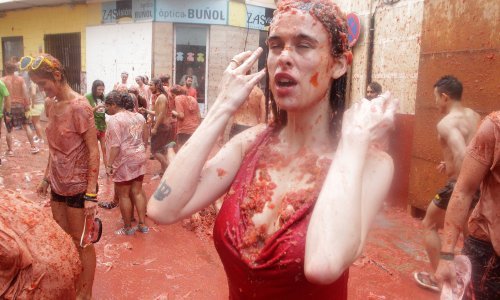 Zavirite u poprište bitke sa 160 tona rajčica