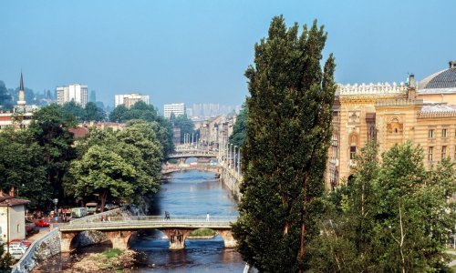 Sarajevo se i treći dan guši u otrovnome zraku, indeks kvalitete zraka sve gori